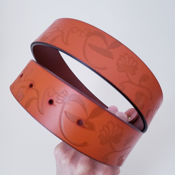 Tan Leather Belt with Brass Buckle - Picture 15 of 16